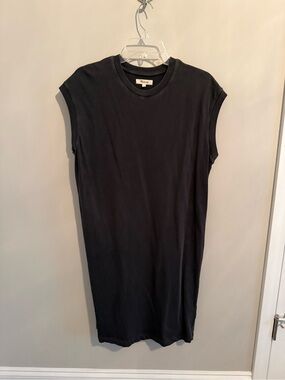Madewell Sleeveless Shift Dress in Black